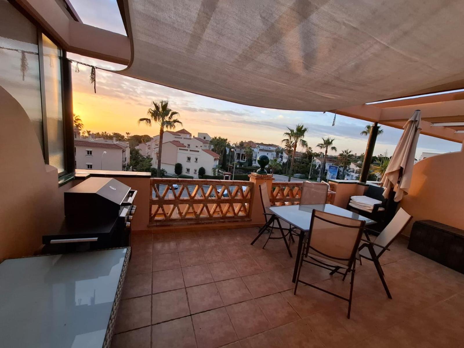 Altaloma Sunset Apartment *